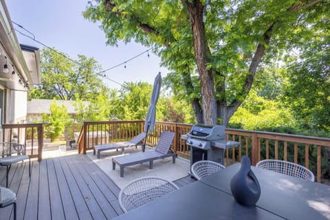 Summer vibes on full blast—sit and soak up the sunshine.