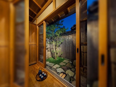 Traditional House | In-room safe, individually decorated, individually furnished