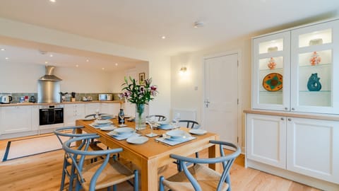 Kitchen/ Diner, Deer Park Farmhouse, Bolthole Retreats