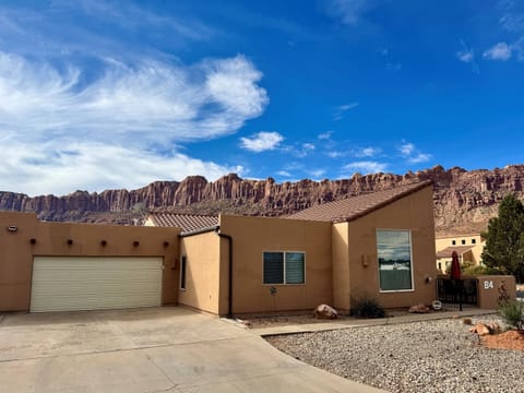 Welcome to Red Rock Haven! - Rim Village B4