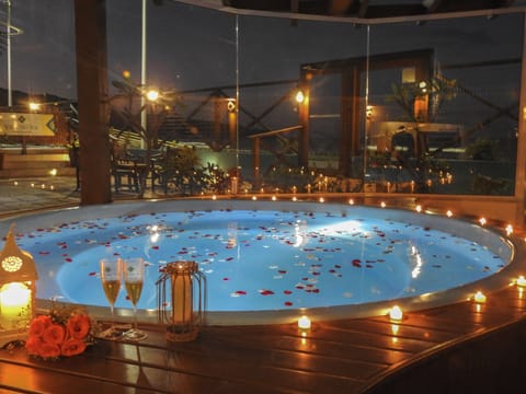 Couples treatment rooms, hot tub