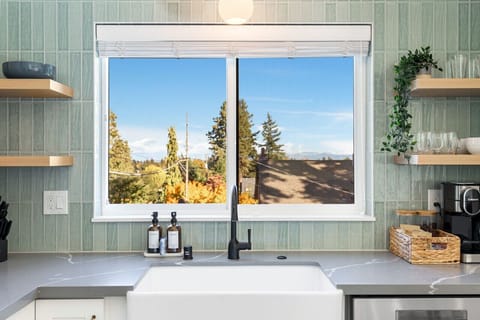 Custom fully-stocked kitchen