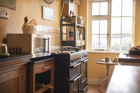 Ground floor: The well-equipped kitchen caters for all your cooking needs