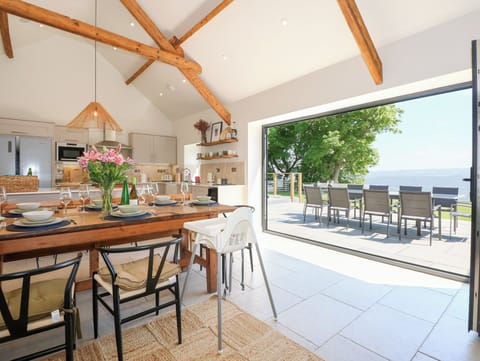 Cottage | Dining