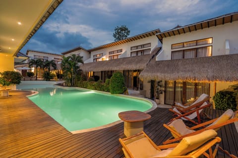 Outdoor pool, pool umbrellas, sun loungers