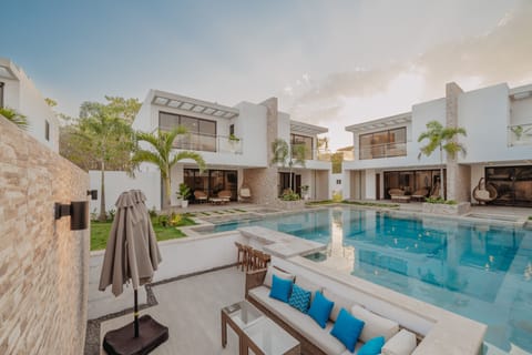 3 outdoor pools