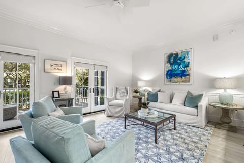 Welcome to Honey's Beach House