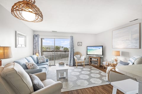 Welcome to Queens Court 3102