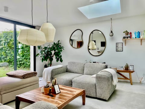 La Maison Rose by Melrose