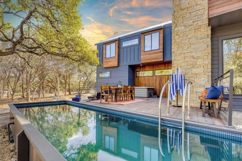 House (4 Bedrooms) | Front of property