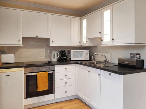 Kitchen | Leven Lodge 1 - Loch Lomond Sanctuary Lodges, Loch Lomond
