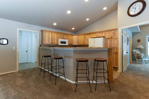 "We had such a great, relaxing time! The home had a comfortable, cozy feeling and was very spacious." - Falelima