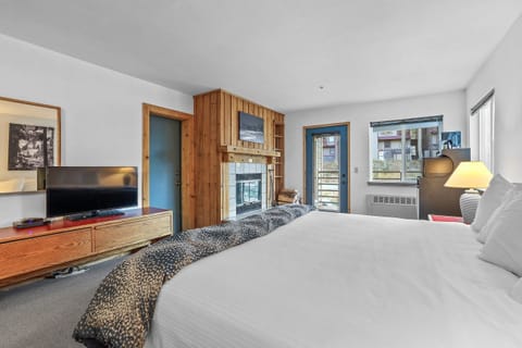 Condo, 2 Bedrooms | 2 bedrooms, free WiFi