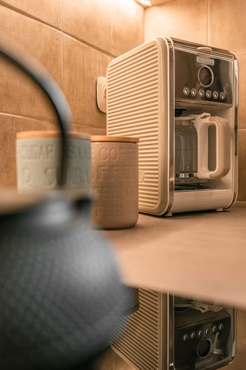 Deluxe Villa | Coffee and/or coffee maker