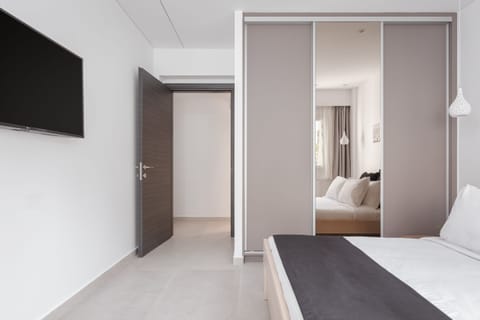 Family Apartment | 1 bedroom, Egyptian cotton sheets, premium bedding, memory foam beds