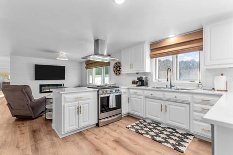 All the kitchen essentials are provided to make preparing your meals easier!