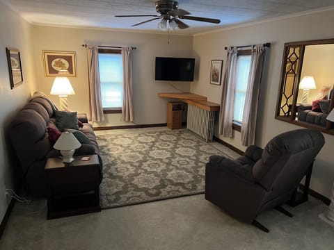 spacious livingroom with 55" TV, free internet to stream your favorite programs