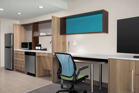 Fridge, microwave, dishwasher, coffee/tea maker