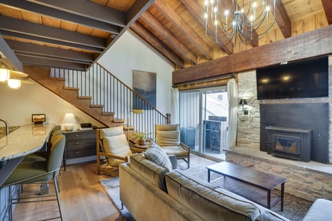 Brian Head Vacation Rental | 2BR + Loft | 2BA | Stairs Required | 1,014 Sq Ft