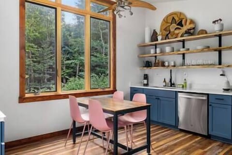 7a72071d 1e44 48a9 8dfe df8d6f6129fe