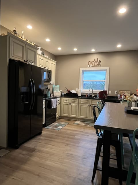 Large Eat in Kitchen