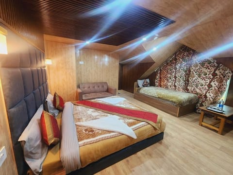 Classic Room | Iron/ironing board, free WiFi