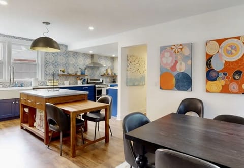 Large Chef's Kitchen