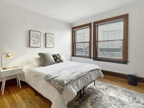 Beautiful Studio - tons of room