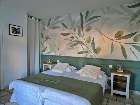 Standard Room (L'olivier) | Laptop workspace, blackout drapes, soundproofing, free WiFi