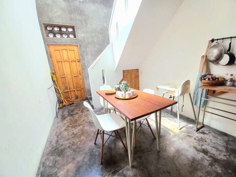 Family House | In-room dining