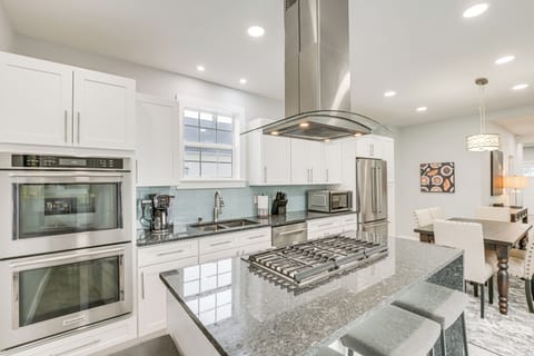 House (4 Bedrooms) | Interior