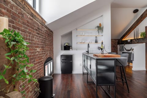 886a07d7-054a-4823-8ed1-620251b06010