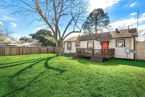 Outdoor Oasis: Spacious yard perfect for gatherings, BBQs, and enjoying sunny Texas days!