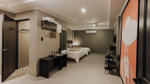 Premium bedding, down comforters, minibar, individually decorated