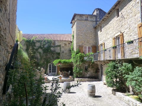 Double Room, Balcony, Garden View | Courtyard view