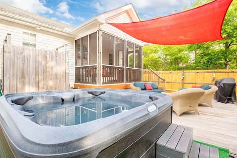 Back Yard Paradise at The Feighery Tail