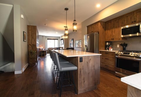 Townhome, 3 Bedrooms | Private kitchen | Coffee/tea maker, fridge, oven, toaster
