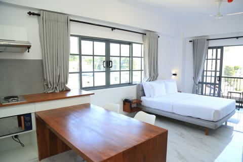 Deluxe Double Room | In-room safe, desk, iron/ironing board, free WiFi