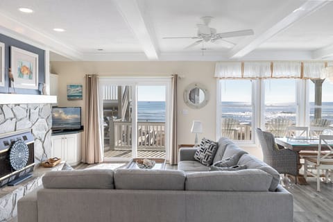 Welcome to Pier Pointe 3B2!