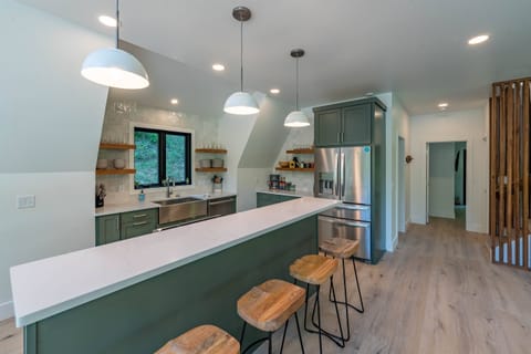 Fully Stocked Kitchen w/ Island Seating