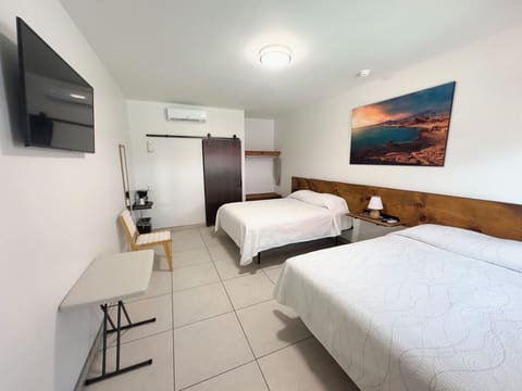 Double Room | WiFi (free), bed sheets