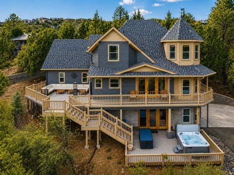 Luxury forest chalet surrounded by towering pines near downtown Prescott
