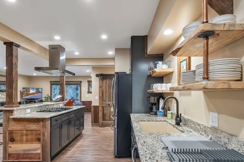 A beautiful and well-laid-out space, the kitchen will have everything you need for your dining experience.