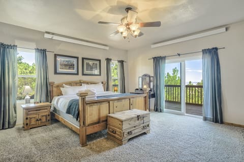 4 bedrooms, iron/ironing board, WiFi (free)