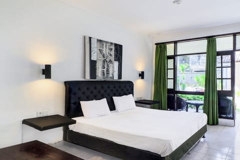 Standard Suite, 1 Double Bed | Desk, laptop workspace, free WiFi, bed sheets