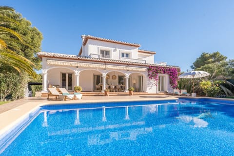 House and Swimming Pool