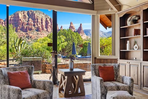 Stunning Red Rock Views through Expansive Windows