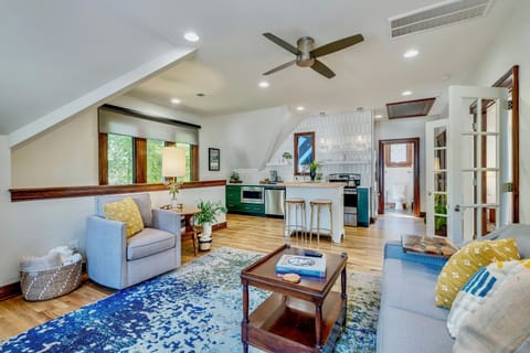 A big & open and airy living room will help you live your best life!