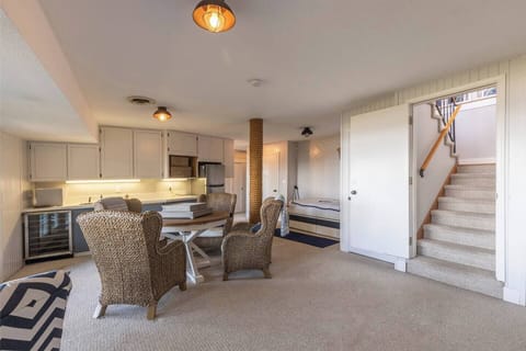 e0efb287-e622-427d-8bb6-d5c8d870d213