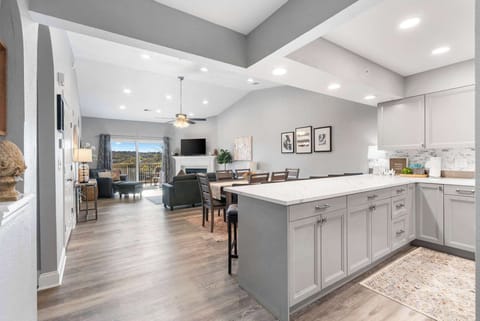 Condo, Multiple Beds, Patio, Mountain View (Great Escape Duo) | Interior